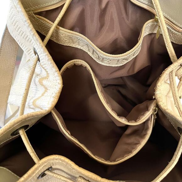 Brahmin 1980s Vintage Early Old Stock Chevron Embossed Cream Leather Bucket Bag - Picture 7 of 12